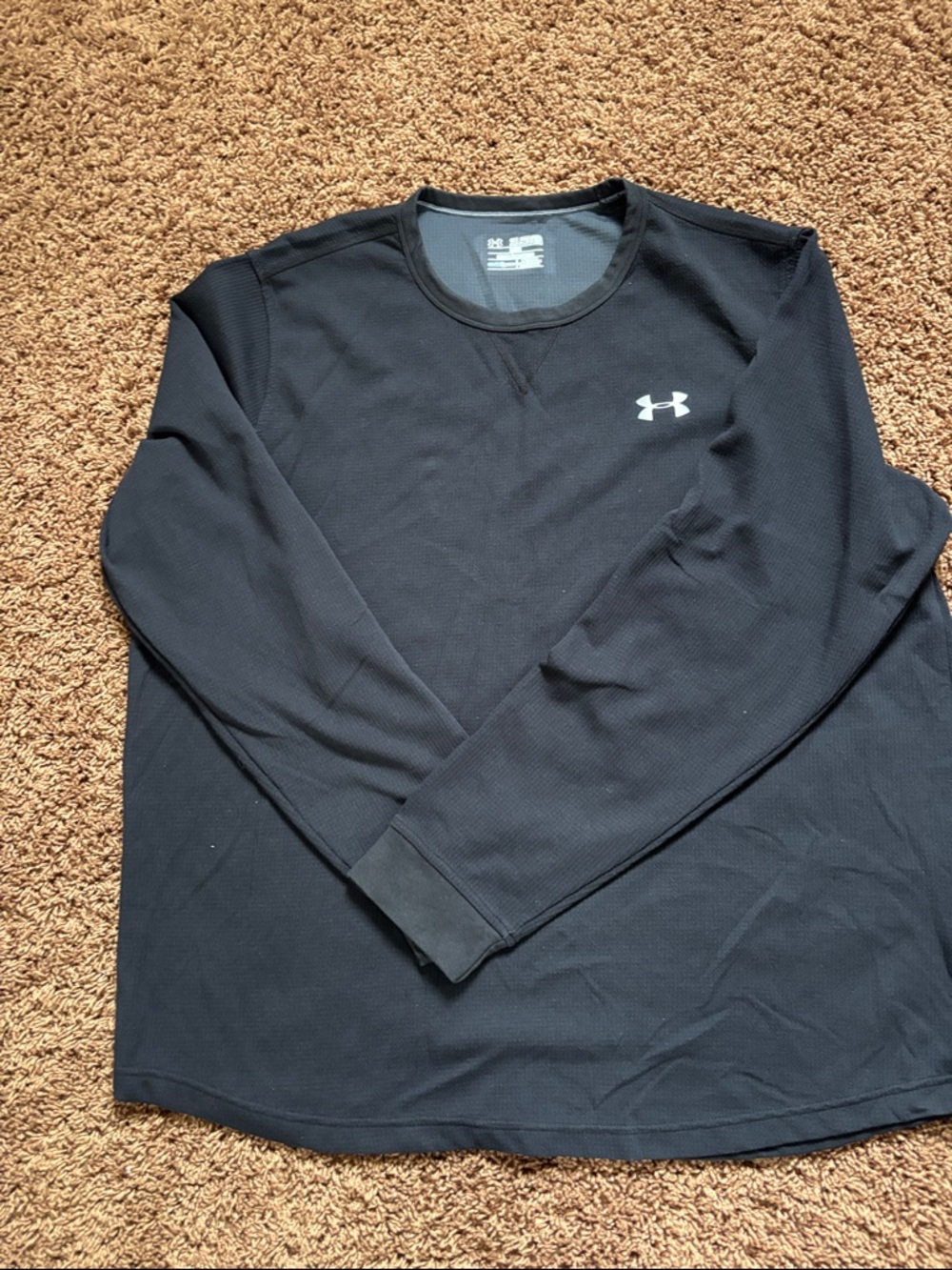Under Armour Men’s Black Long-Sleeve Performance Tee